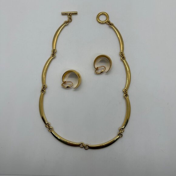 Vintage Goldtone Choker Necklace & Clip-On Hoop Earrings Set - Elegant Design - Picture 15 of 15